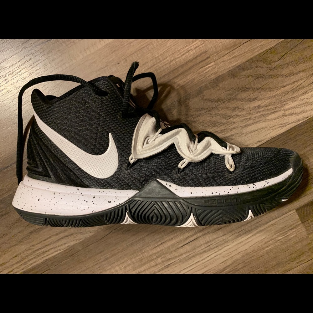 Basketball Shoes- - Picture 2 of 5